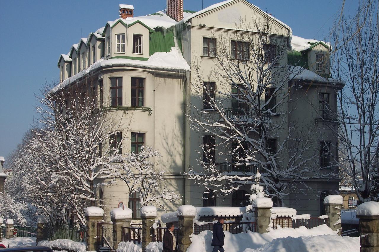 Отель Dom Turysty Pttk W Bielsku - Bialej Бельско-Бяла Экстерьер фото